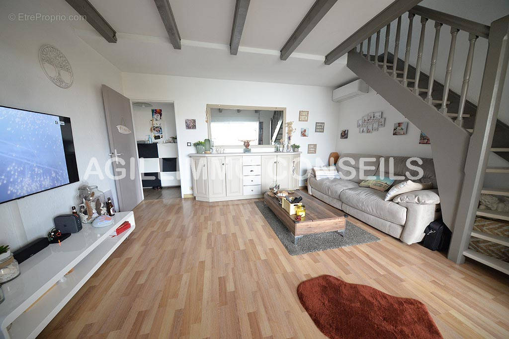 Appartement duplex - Appartement à PUGET-SUR-ARGENS