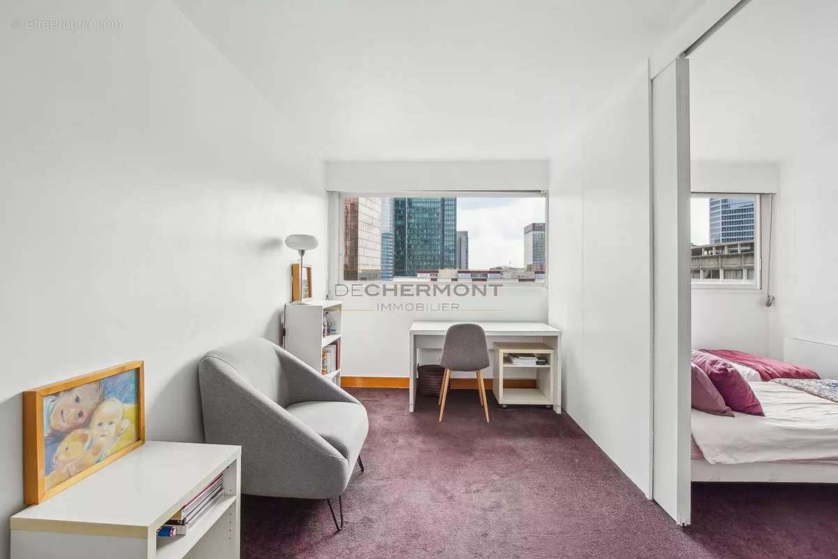 Appartement à COURBEVOIE