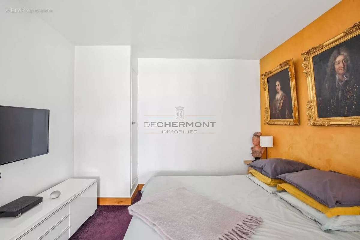 Appartement à COURBEVOIE