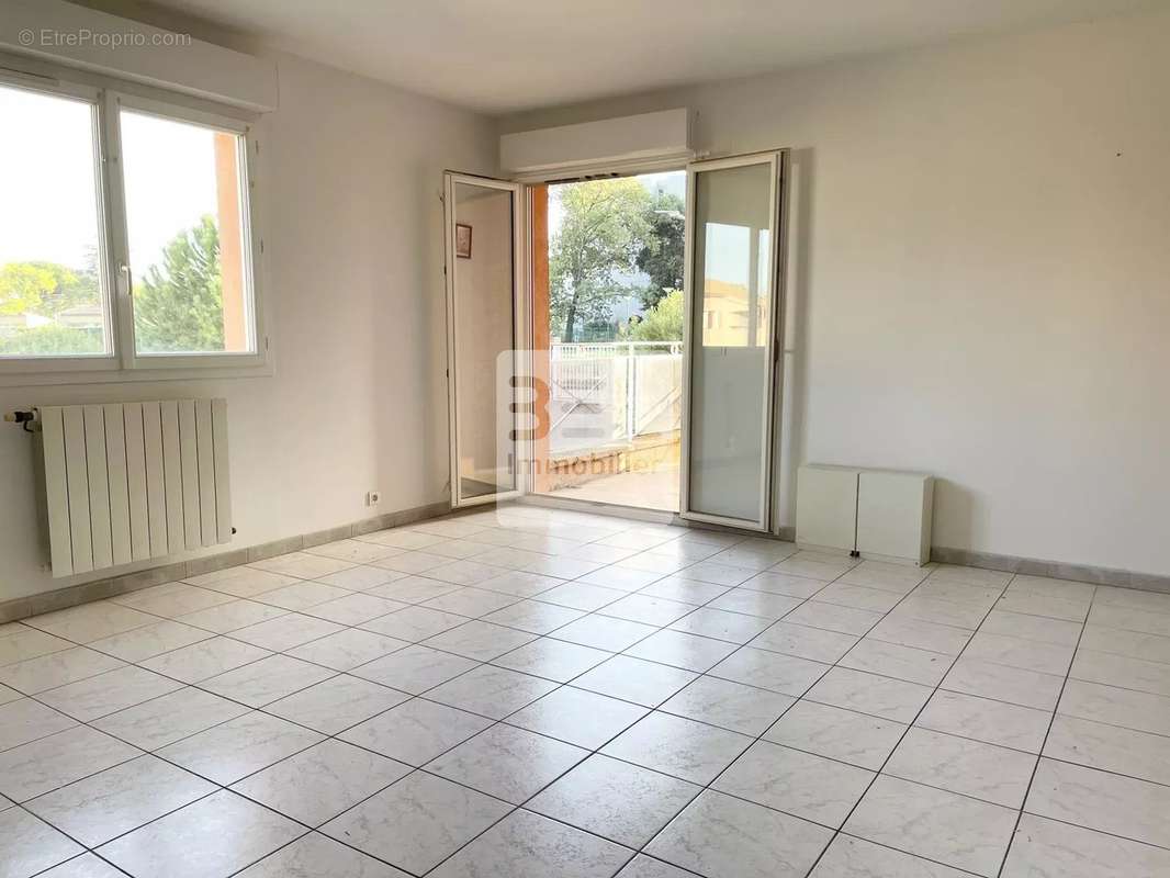 Appartement à BAGNOLS-SUR-CEZE