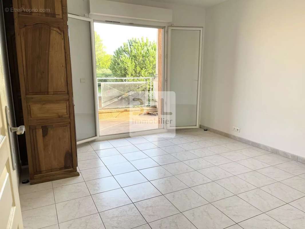 Appartement à BAGNOLS-SUR-CEZE