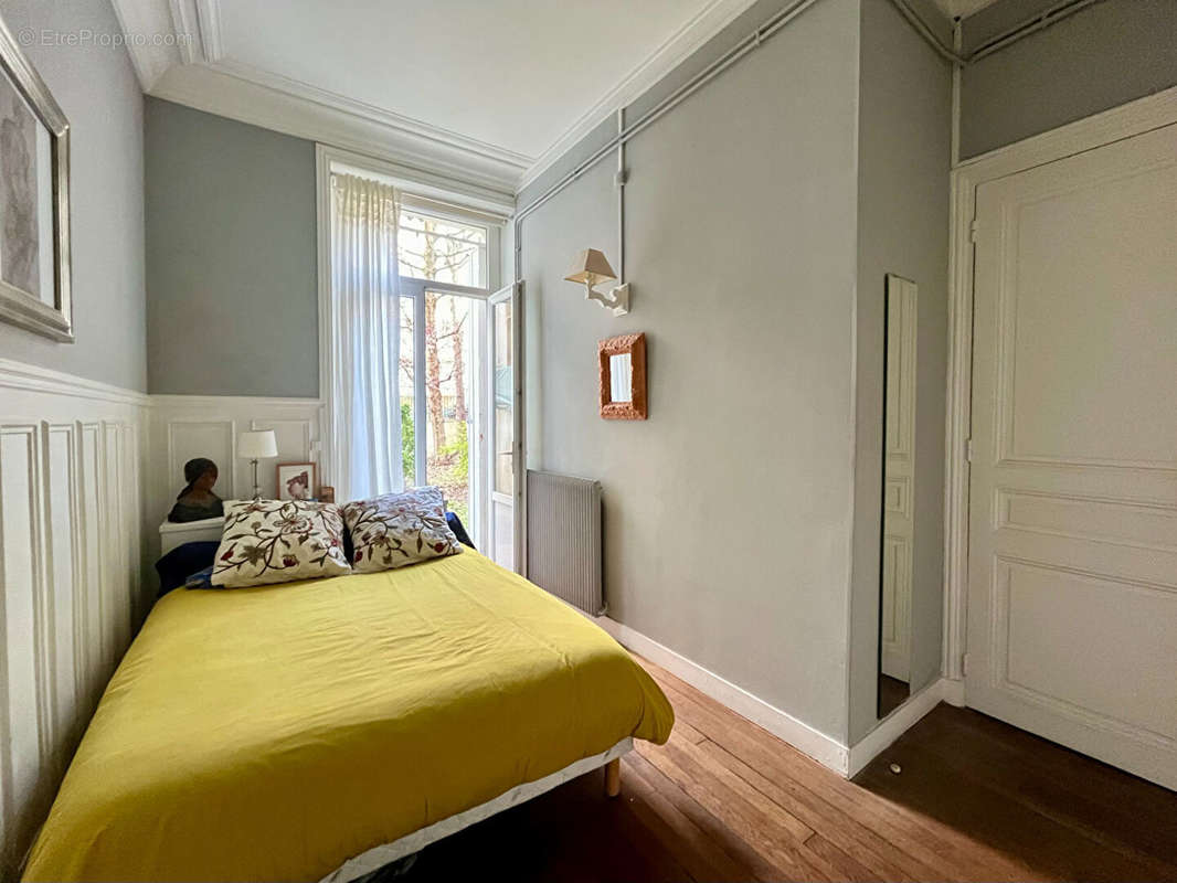 Appartement à LEVALLOIS-PERRET