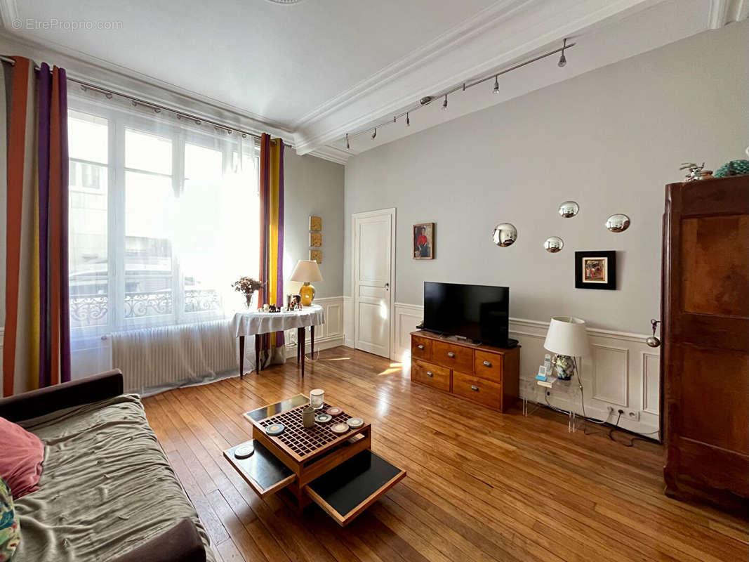 Appartement à LEVALLOIS-PERRET