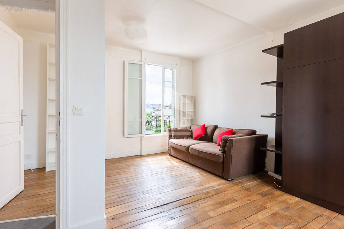 Appartement à COURBEVOIE