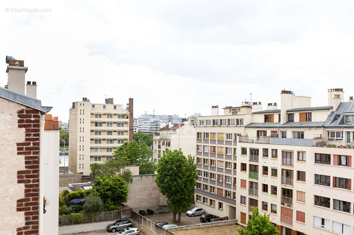 Appartement à COURBEVOIE