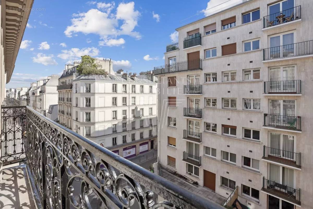 Appartement à PARIS-17E