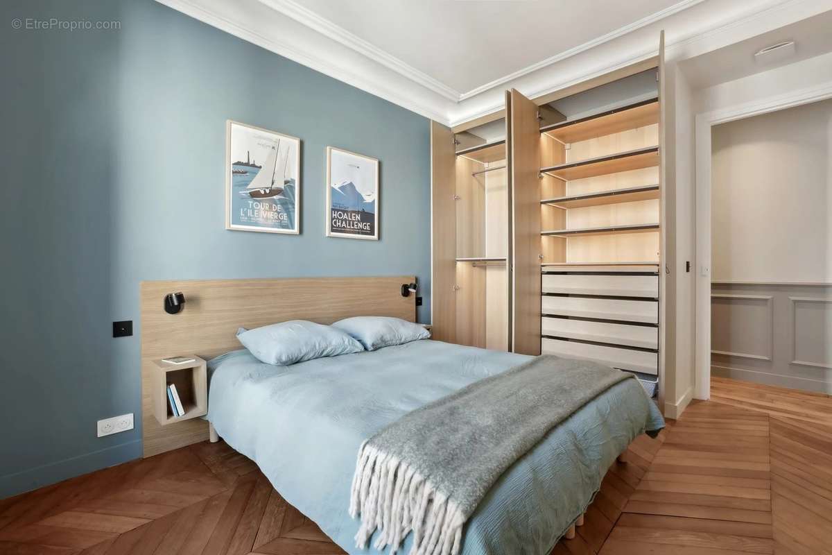 Appartement à PARIS-17E