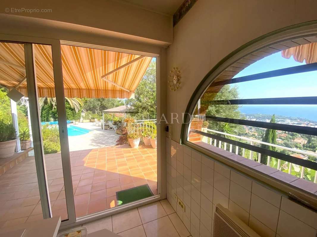 Appartement à ROQUEBRUNE-CAP-MARTIN