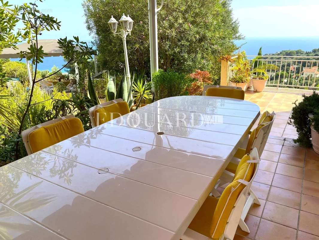 Appartement à ROQUEBRUNE-CAP-MARTIN