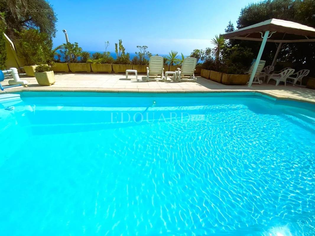 Appartement à ROQUEBRUNE-CAP-MARTIN