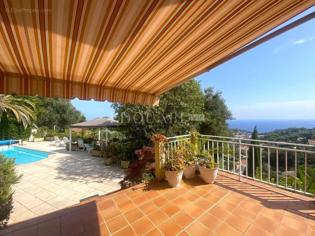 Appartement à ROQUEBRUNE-CAP-MARTIN