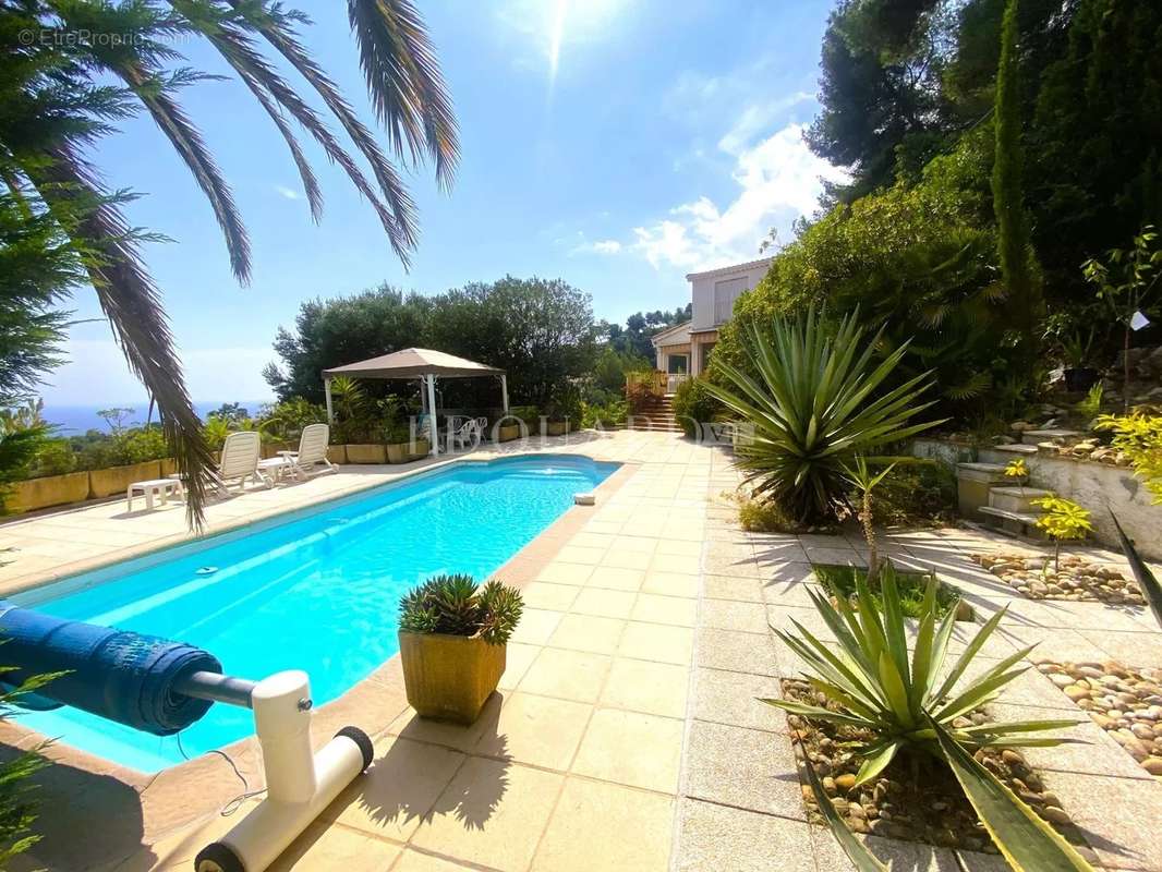 Appartement à ROQUEBRUNE-CAP-MARTIN