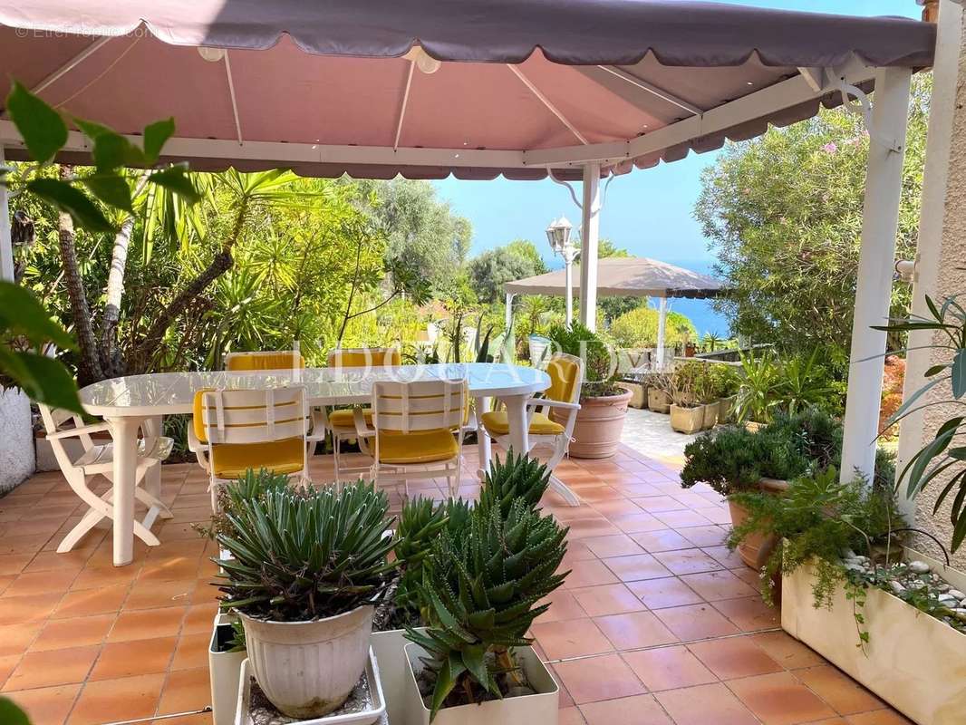 Appartement à ROQUEBRUNE-CAP-MARTIN