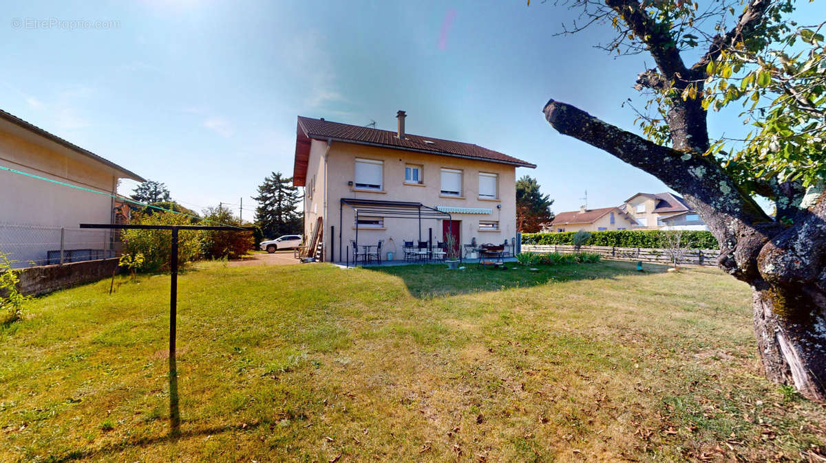 Maison à SAINT-DENIS-EN-BUGEY