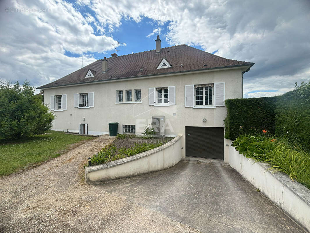 Maison à LA VERNELLE