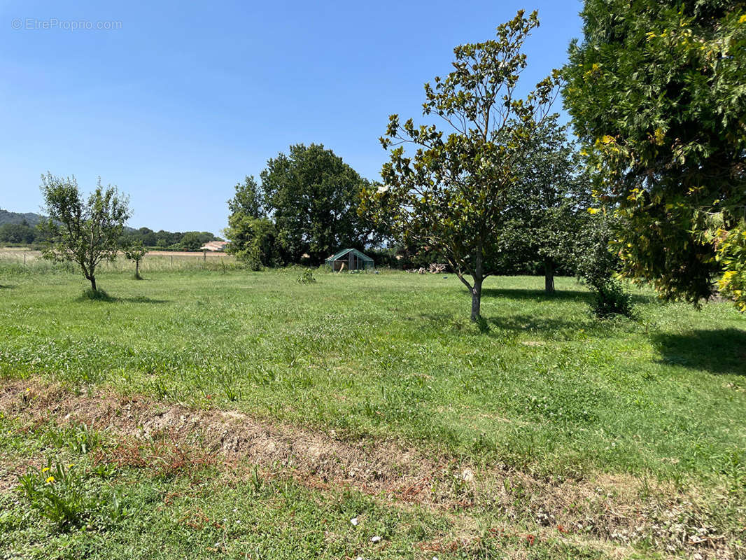 Maison à LA ROQUE-D&#039;ANTHERON