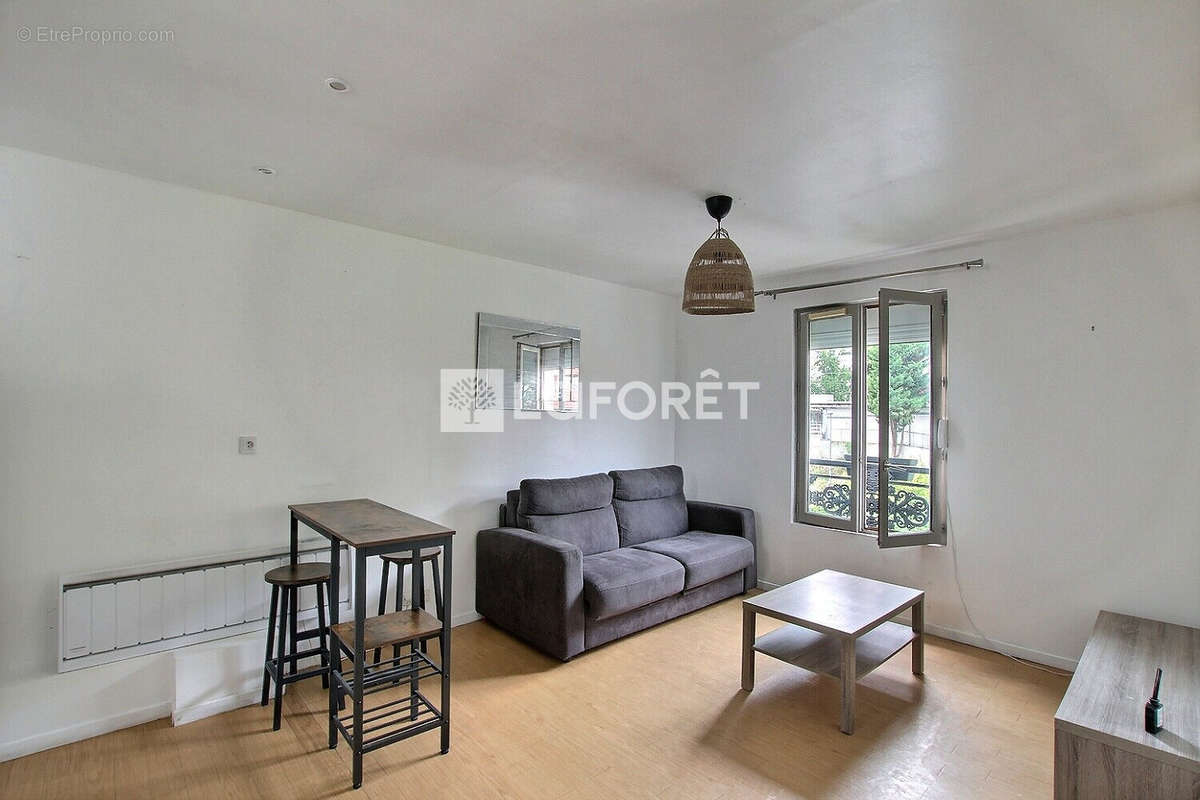 Appartement à COURBEVOIE