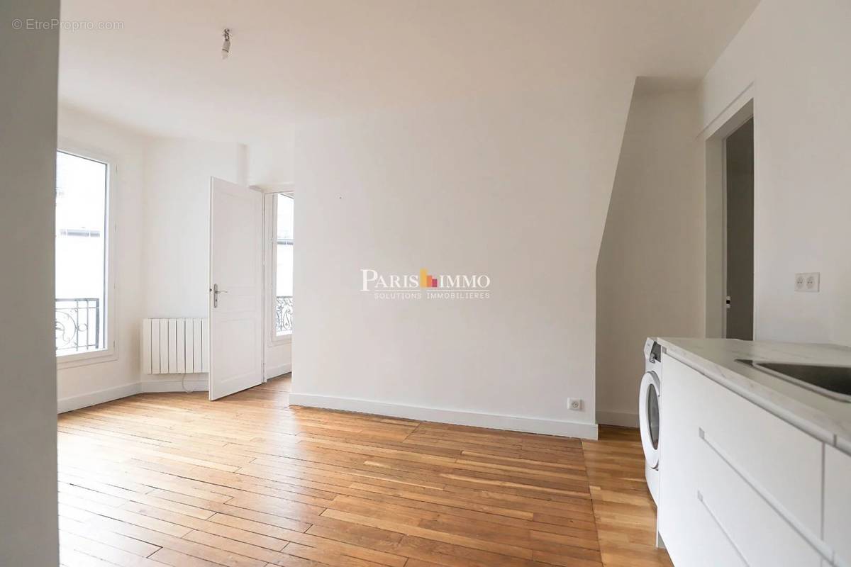 Appartement à PARIS-18E