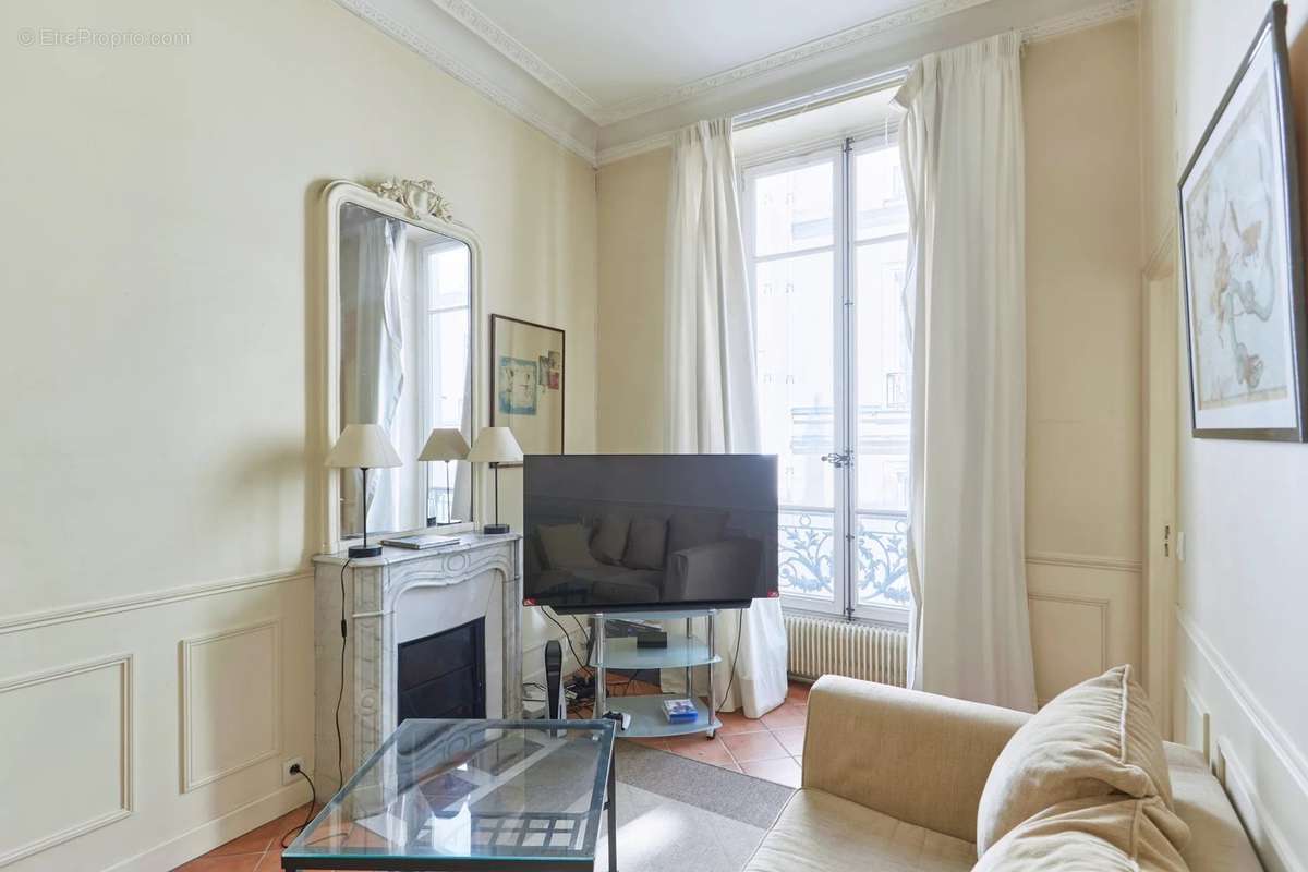 Appartement à PARIS-7E