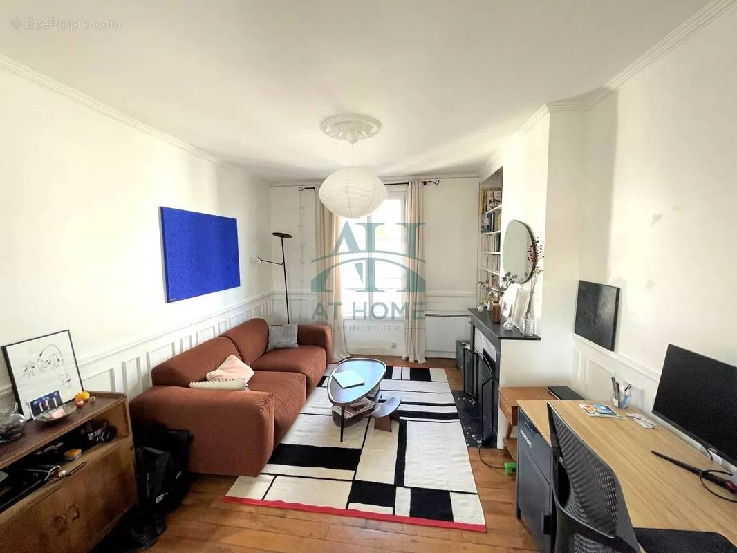 Appartement à PARIS-10E