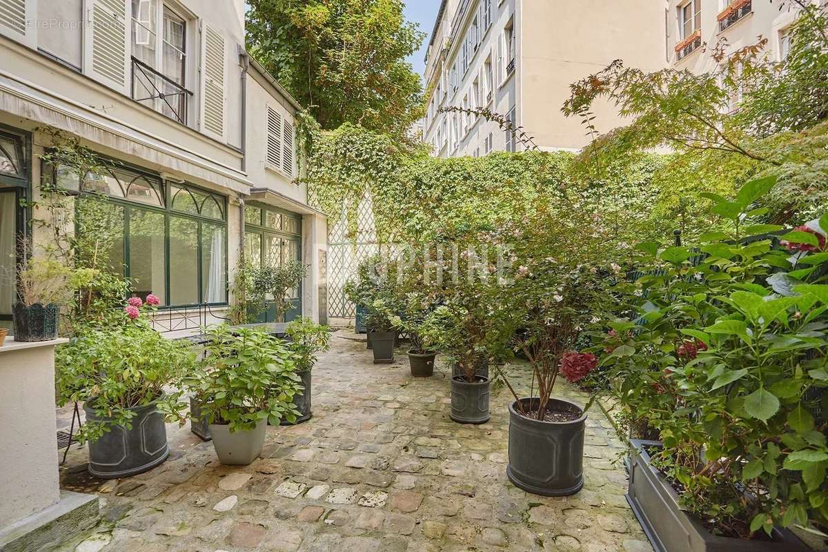 Appartement à PARIS-7E