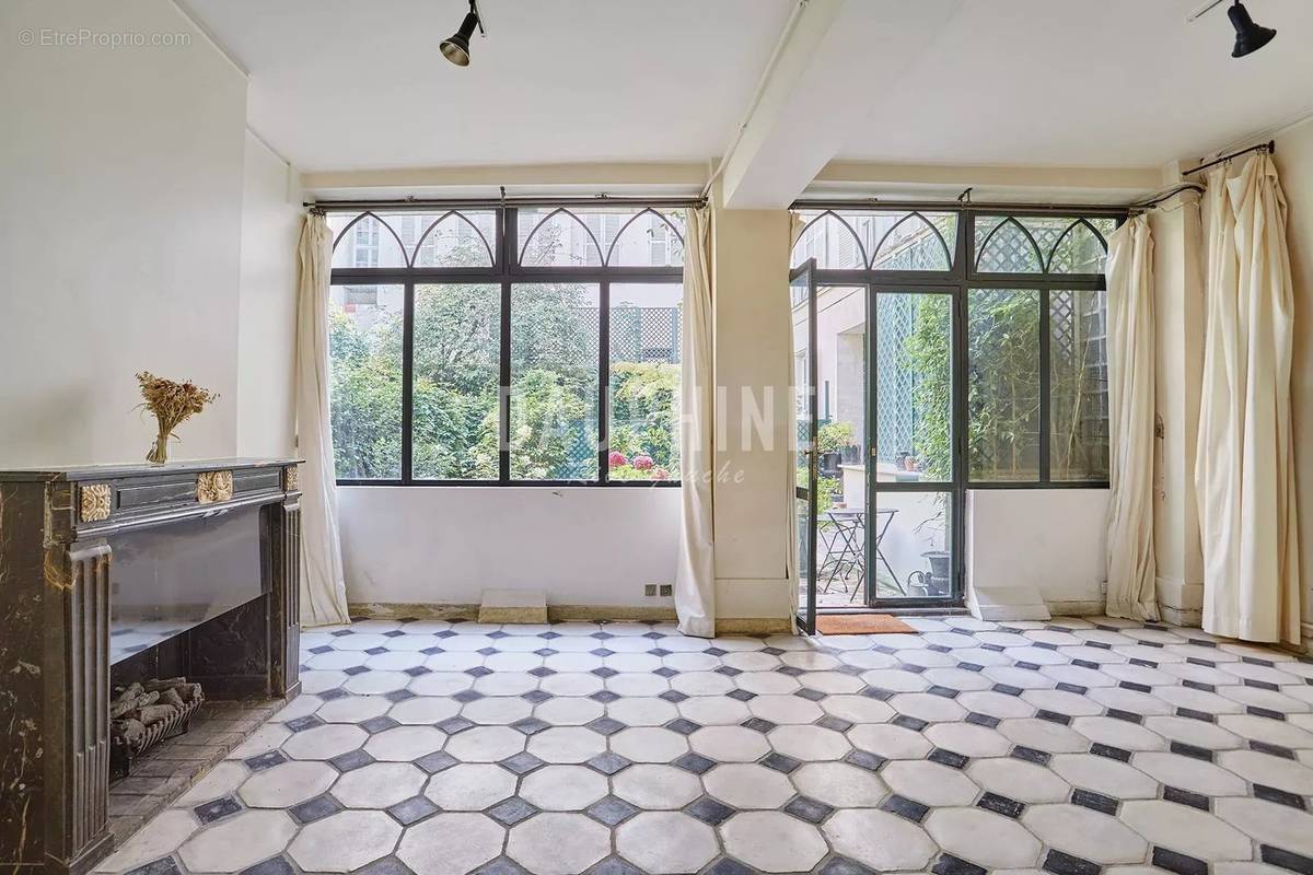 Appartement à PARIS-7E