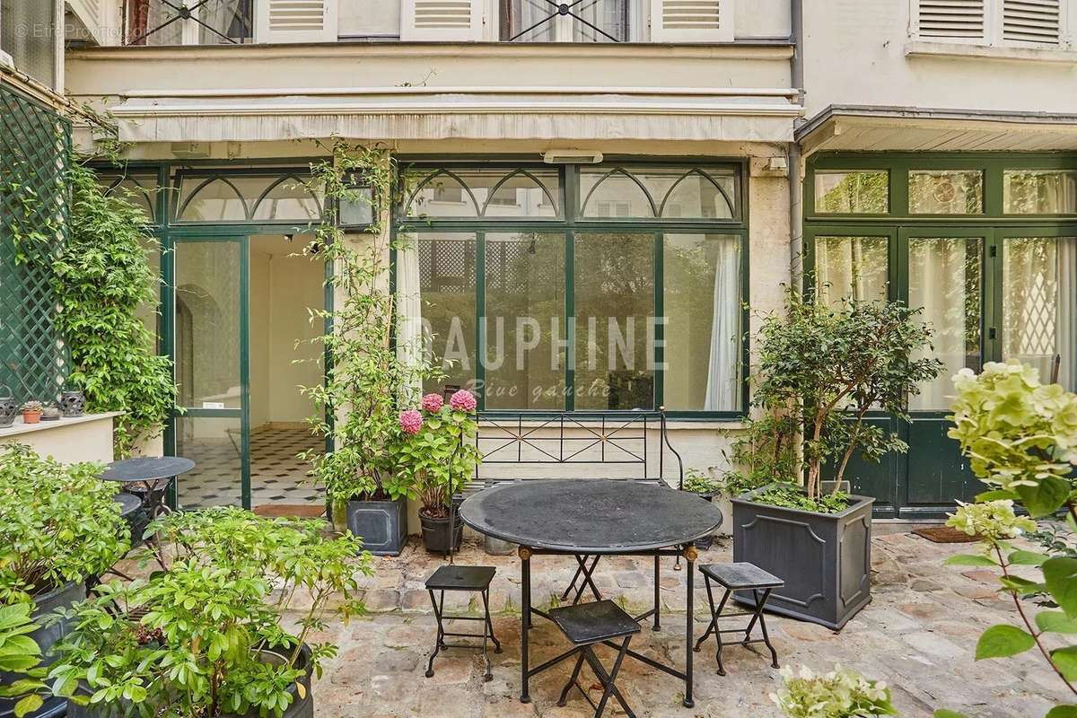 Appartement à PARIS-7E