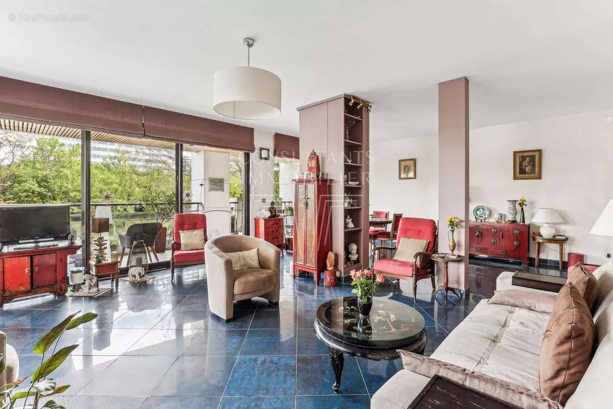 Appartement à LEVALLOIS-PERRET