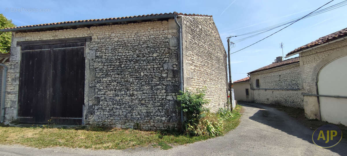 Maison à ECHEBRUNE