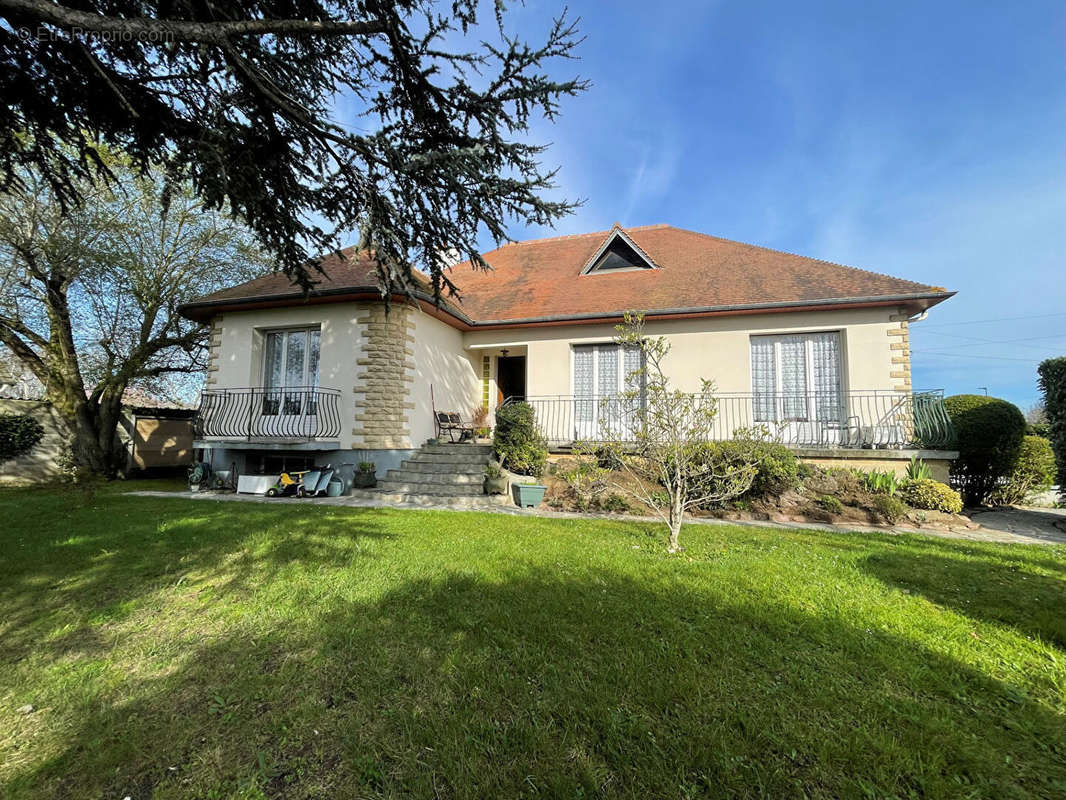 Maison à SAINT-MARTIN-DE-FONTENAY