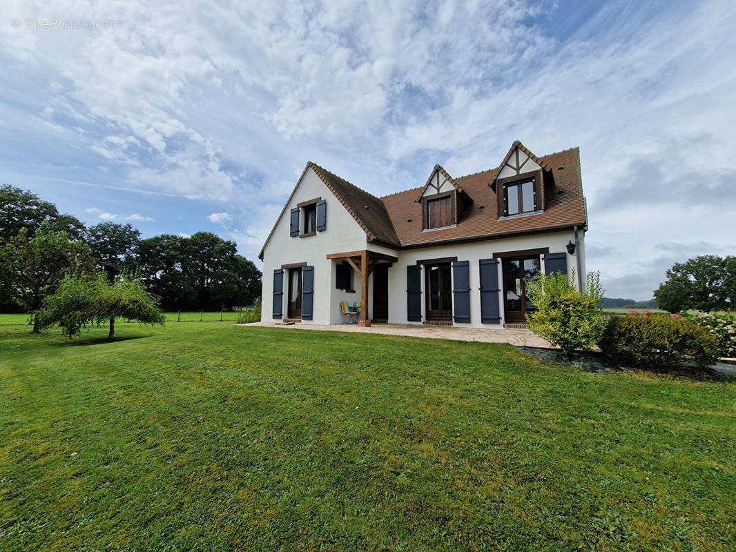 Maison à LONGNY-AU-PERCHE