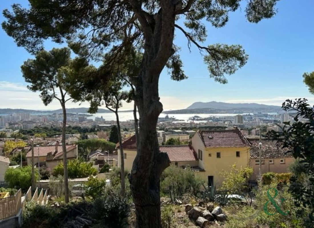 Terrain à TOULON