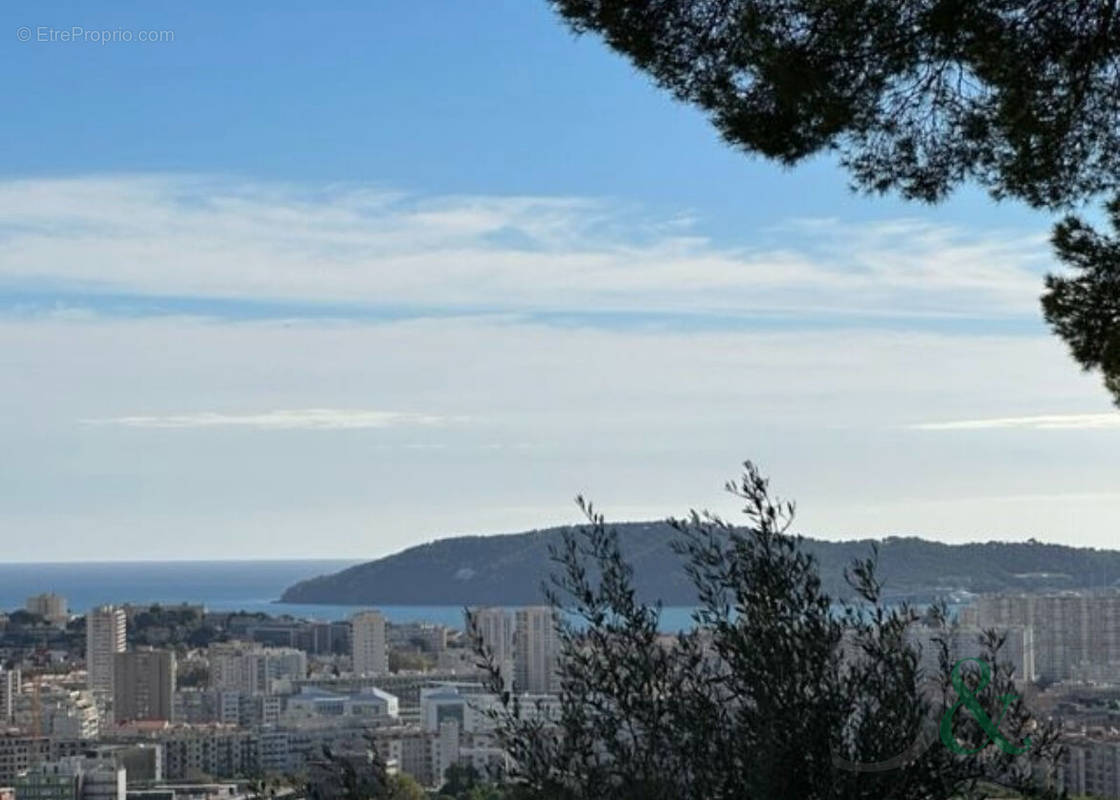 Terrain à TOULON