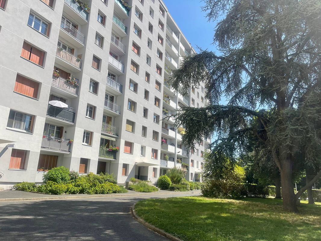 Appartement à IVRY-SUR-SEINE