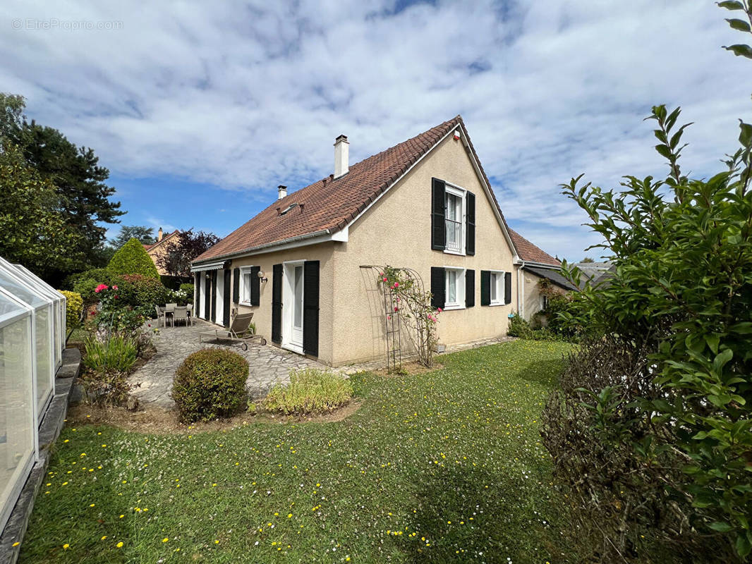 Maison à SAINT-NOM-LA-BRETECHE