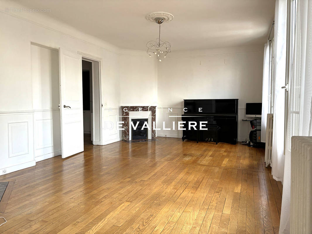 Appartement à SURESNES