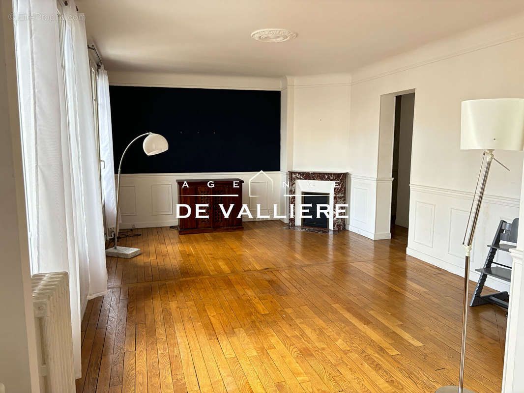 Appartement à SURESNES