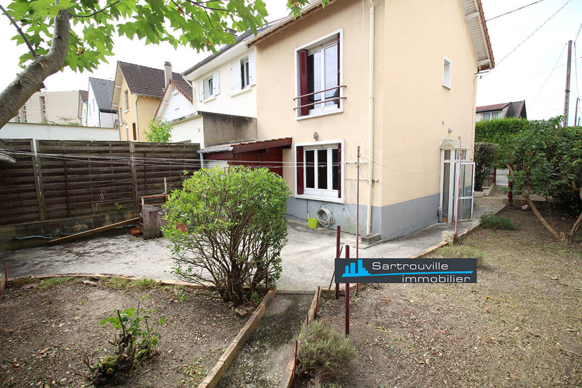 Maison à SARTROUVILLE