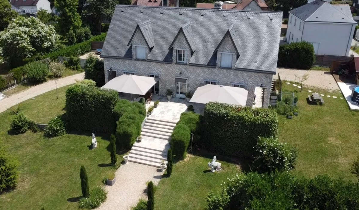 Maison à MONTLOUIS-SUR-LOIRE