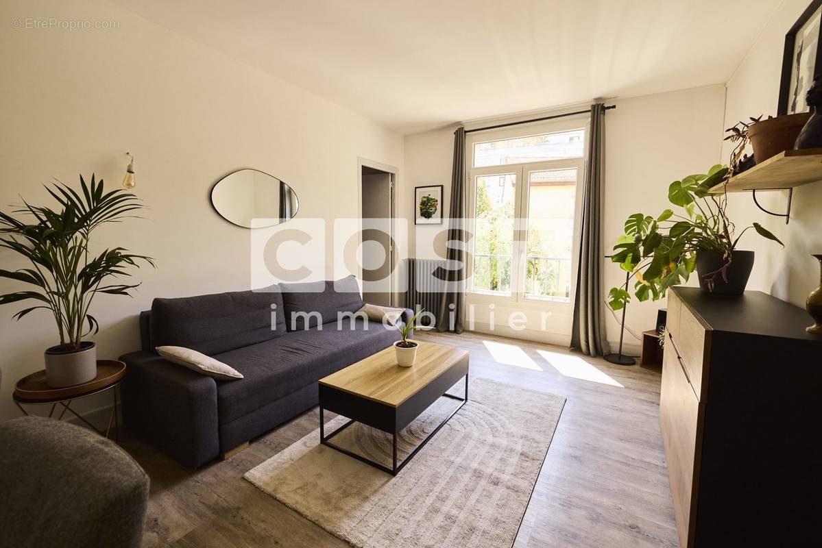 Appartement à PARIS-19E