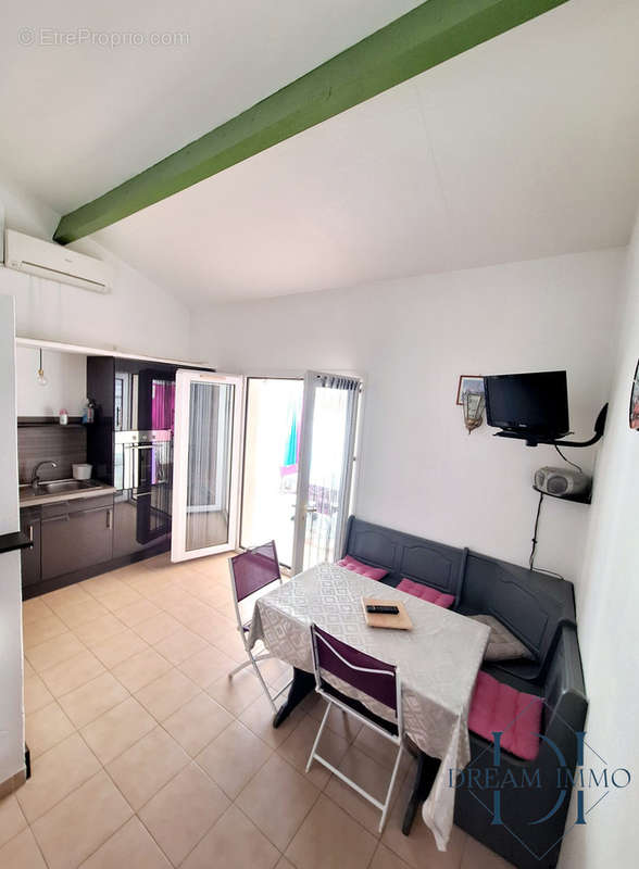 Appartement à VIC-LA-GARDIOLE