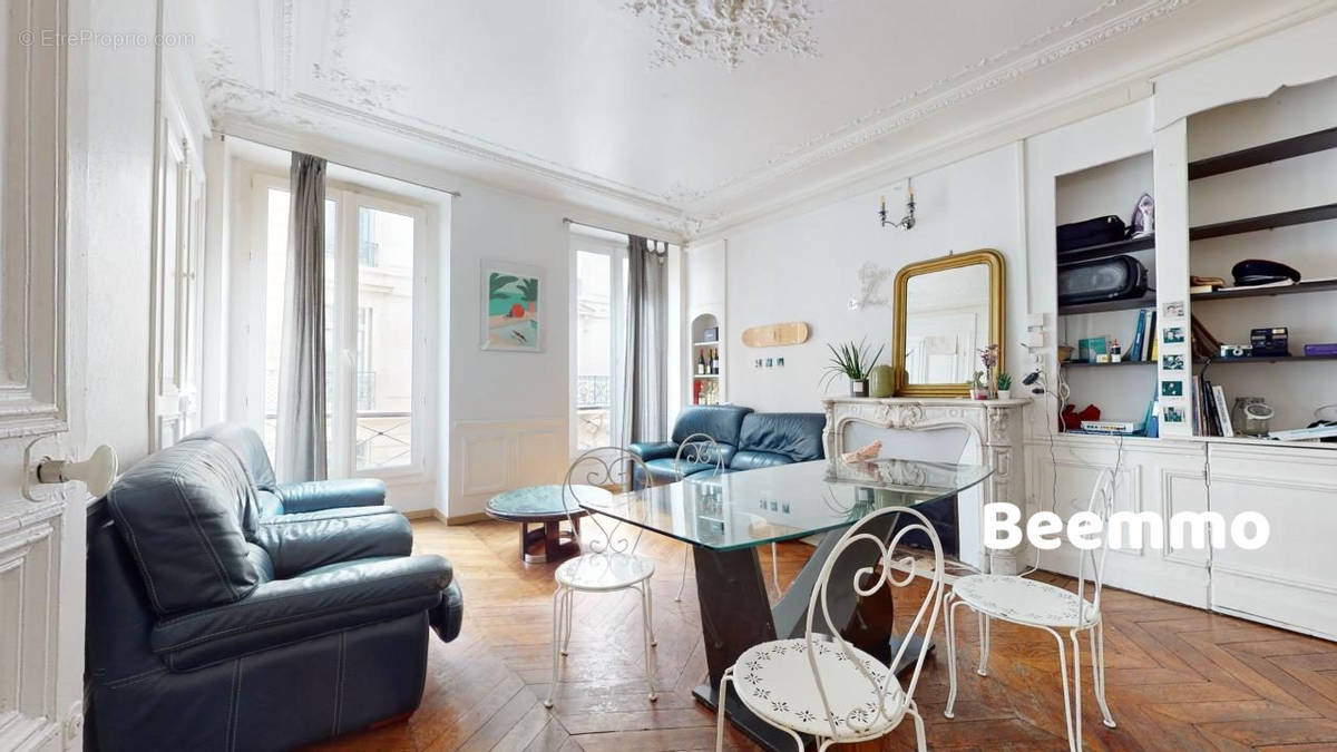 Appartement à PARIS-8E