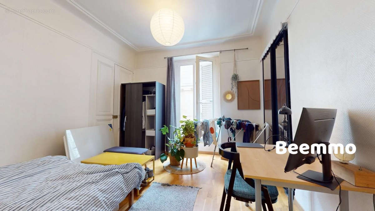 Appartement à PARIS-8E