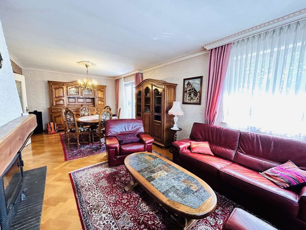 salon séjour maison individuelle plein pied a? vendre wittenheim 68270 kingersheim 68260 illzach 68110 ensisheim 68190 battenheim 68390 jardin terrain constructible.jpg - Maison à WITTENHEIM