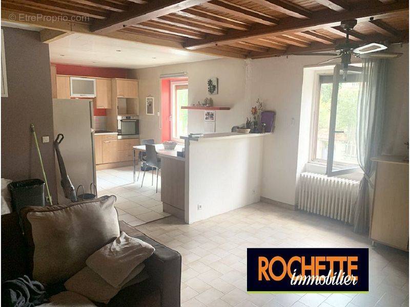 Appartement à BOISSET-LES-MONTROND