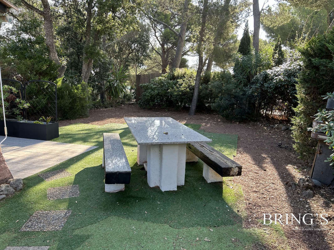 Jardin intérieur - Maison à LA SEYNE-SUR-MER