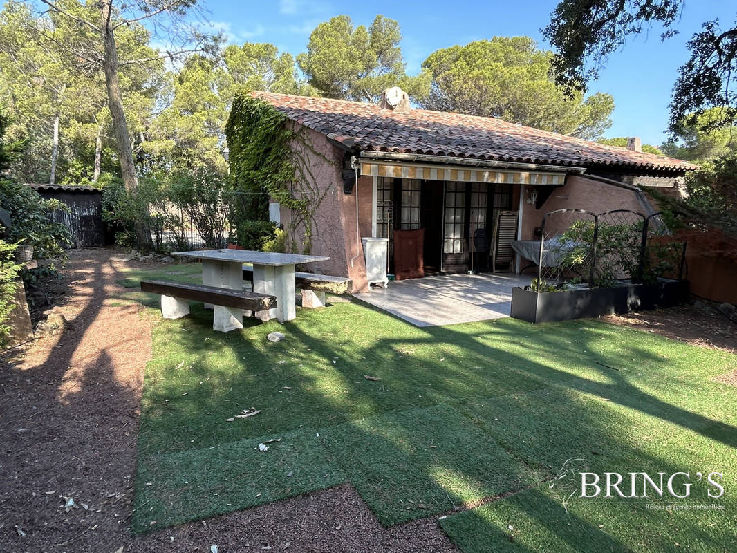 Vue coté jardin est - Maison à LA SEYNE-SUR-MER