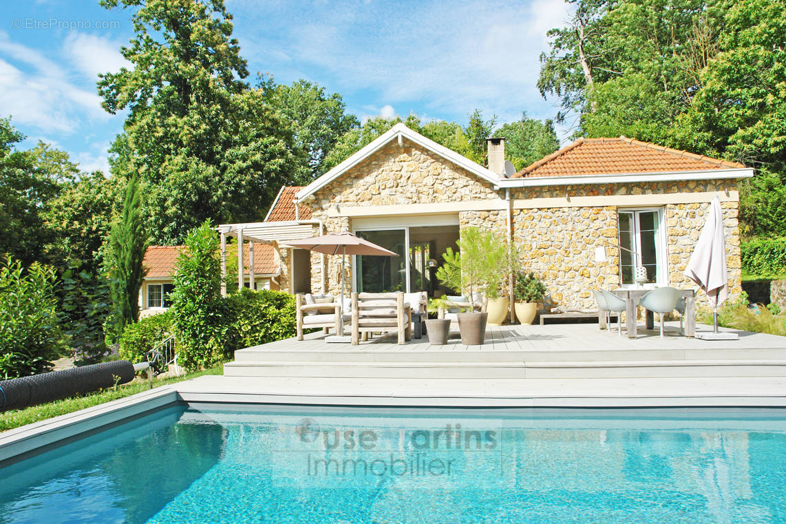 Maison à VERRIERES-LE-BUISSON