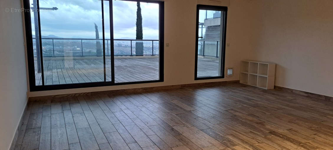 Appartement à MARSEILLE-16E