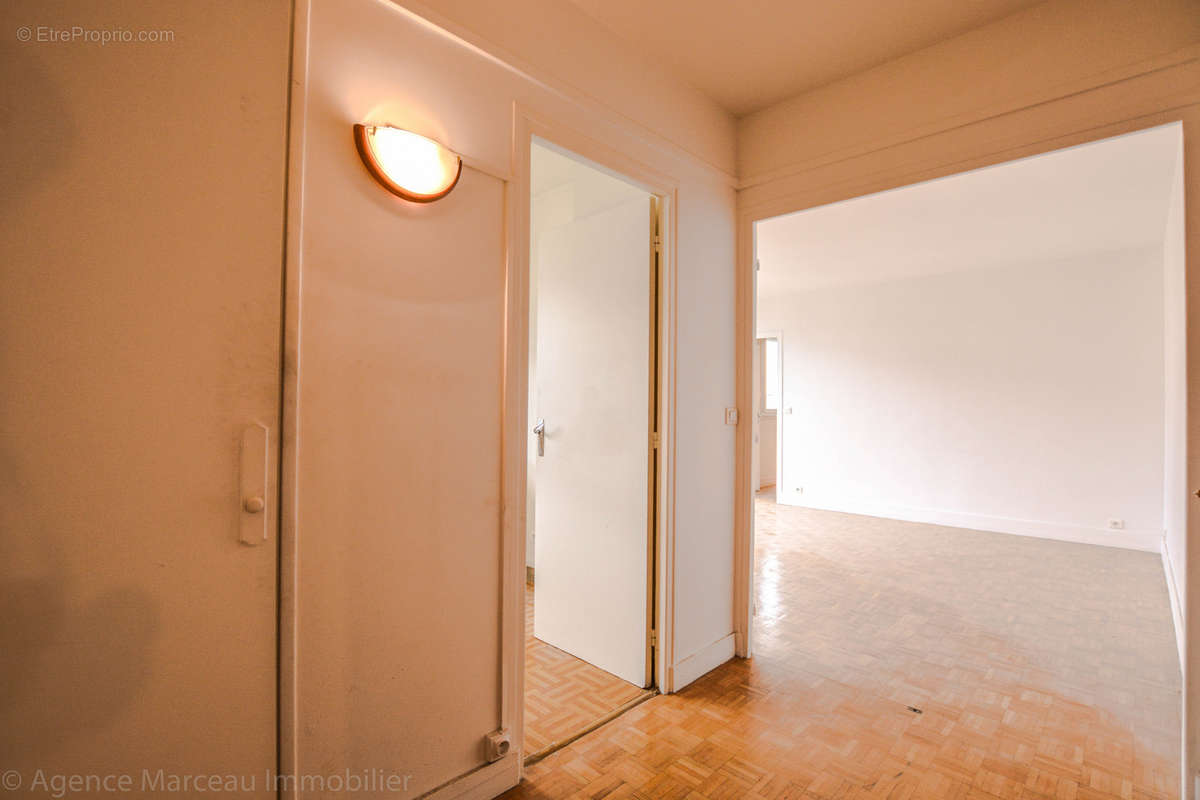 Appartement à COURBEVOIE